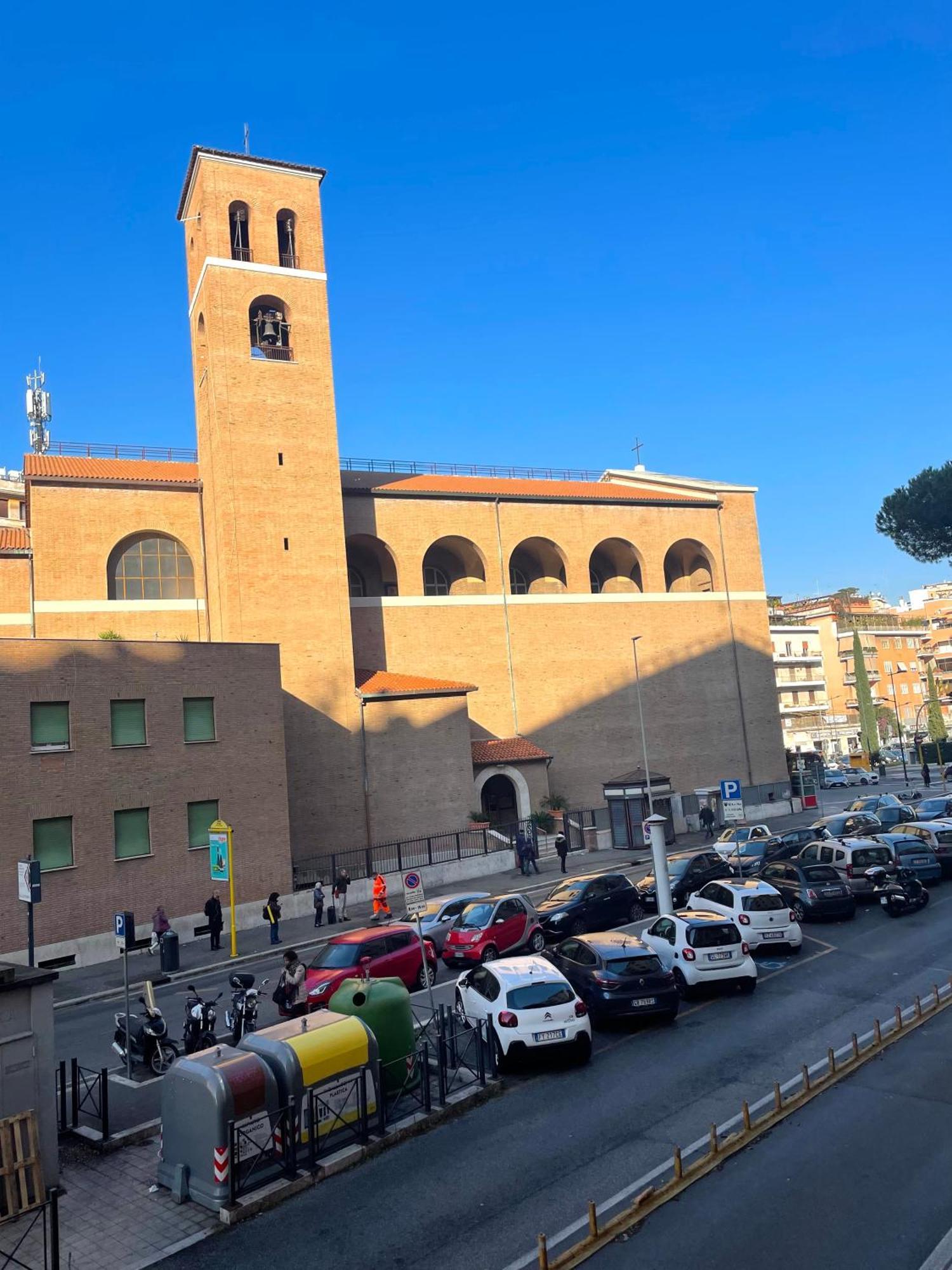 Lucens Domus Appartamento Roma Quartiere Trieste - Vicino Metro B1 - Екстериор снимка