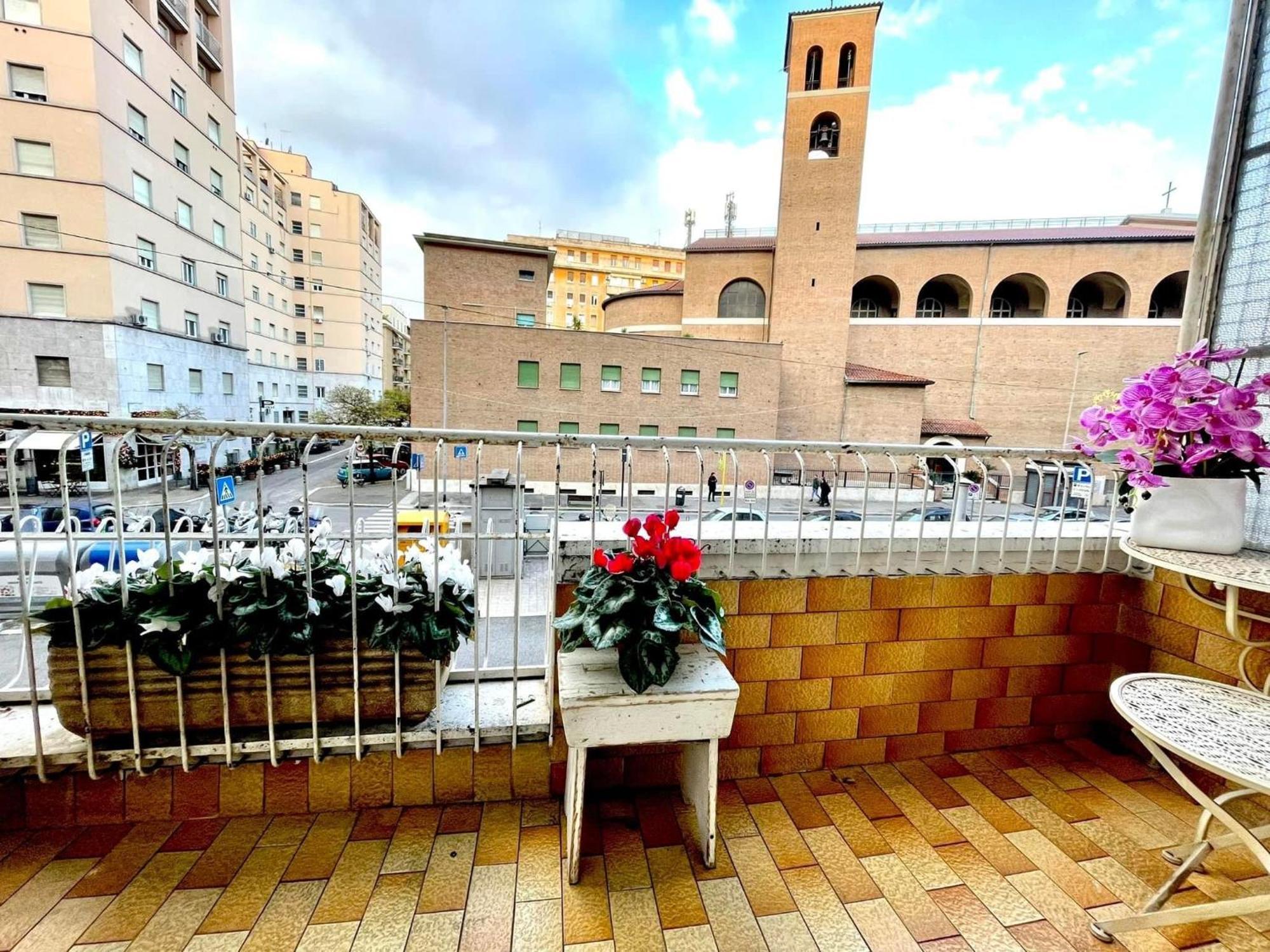 Lucens Domus Appartamento Roma Quartiere Trieste - Vicino Metro B1 - Екстериор снимка